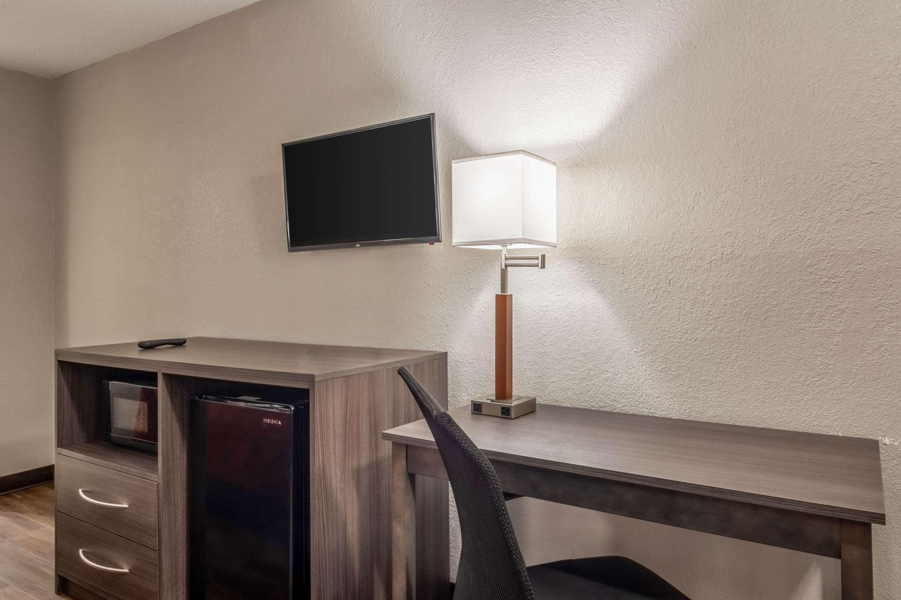 Lodge Econo East Ridge *